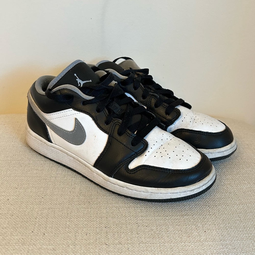 Air Jordan 1 Low Black Medium Grey
